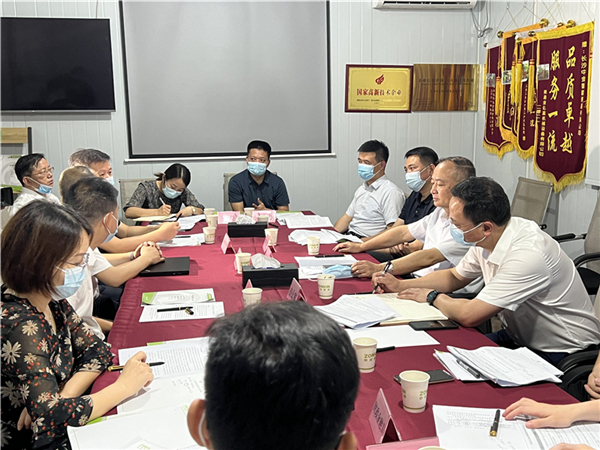 长沙经开区管委会张庆红主任等一行莅临华体会hth最新登录地址网页版装备。